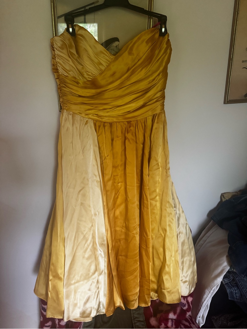 Betsey Johnson Two-Tone Gold Strapless Satin Dress worn by Taylor Swift